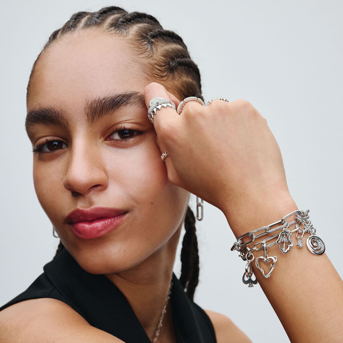 Pandora ME 793411C01 medaillon met Hand van Fatima en transparante zirkonia