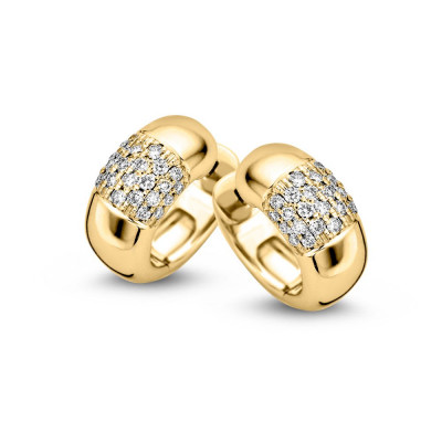 brede-gouden-oorringen-met-pave-gezette-diamanten-0-32-crt