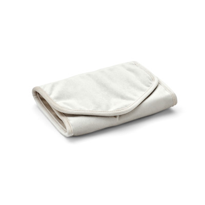 glanzend-sieradenetui-wit-met-goudkleurige-accenten