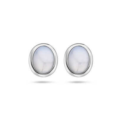 ovale-oorknoppen-met-witte-chalcedoon-en-zilveren-rand-8-mm-x-10-mm