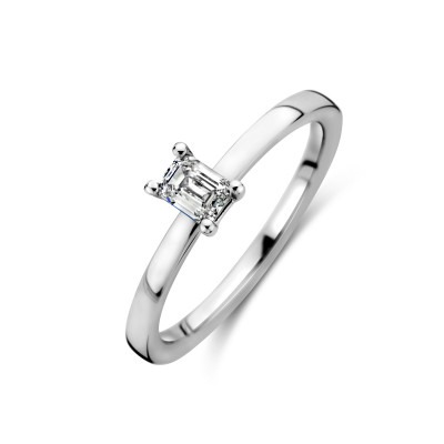 platina-solitaire-ring-met-een-rechthoekige-diamant-0-30-crt
