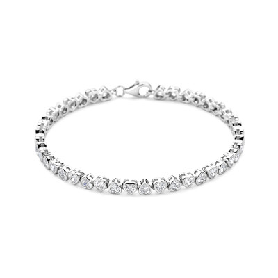 Zilveren tennisarmband met zirkonia hartjes 4 mm breed - Lengte 18 cm