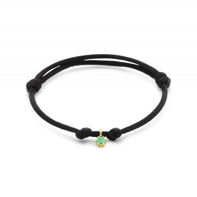 zwarte-satijnen-armband-met-14-karaat-gouden-hanger-en-geboortesteen/variant/mei-smaragd-lengte-13-26-cm
