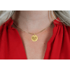 gouden-ronde-hanger-met-twee-vingerafdrukken-in-hartvorm