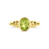 14-karaat-gouden-ring-met-groene-peridoot-en-ribbels-9-mm-breed