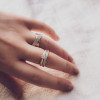 bicolor-cross-over-ring-met-memoire-zetting-diamant-0-36-crt