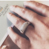 damesring-van-witgoud-en-pave-diamant-0-67-crt