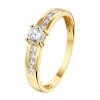 mooie-gouden-ring-met-zirkonia-en-zirkonia-rij