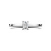 platina-solitaire-ring-met-een-rechthoekige-diamant-0-30-crt