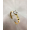 solitair-ring-van-goud-met-vierkante-schakels-en-ronde-zirkonia-steen