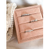 witgouden-aanschuifring-met-gedraaid-design-gezet-met-diamanten-0-34-crt