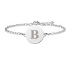 zilveren-armband-met-ronde-hanger-en-gegraveerde-letter
