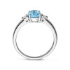 zilveren-ring-met-ovale-blauwe-topaas-en-twee-zirkonia-s