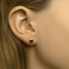 zilveren-ronde-oorstekers-met-blauwe-zirkonia-diameter-6-5-mm