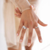 aurore-elin-ra25210030-witgouden-verlovingsring-met-peer-geslepen-lab-grown-diamant-0-30-crt