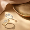 witgouden-bloem-ring-van-diamant-en-witgoud-0-55-crt