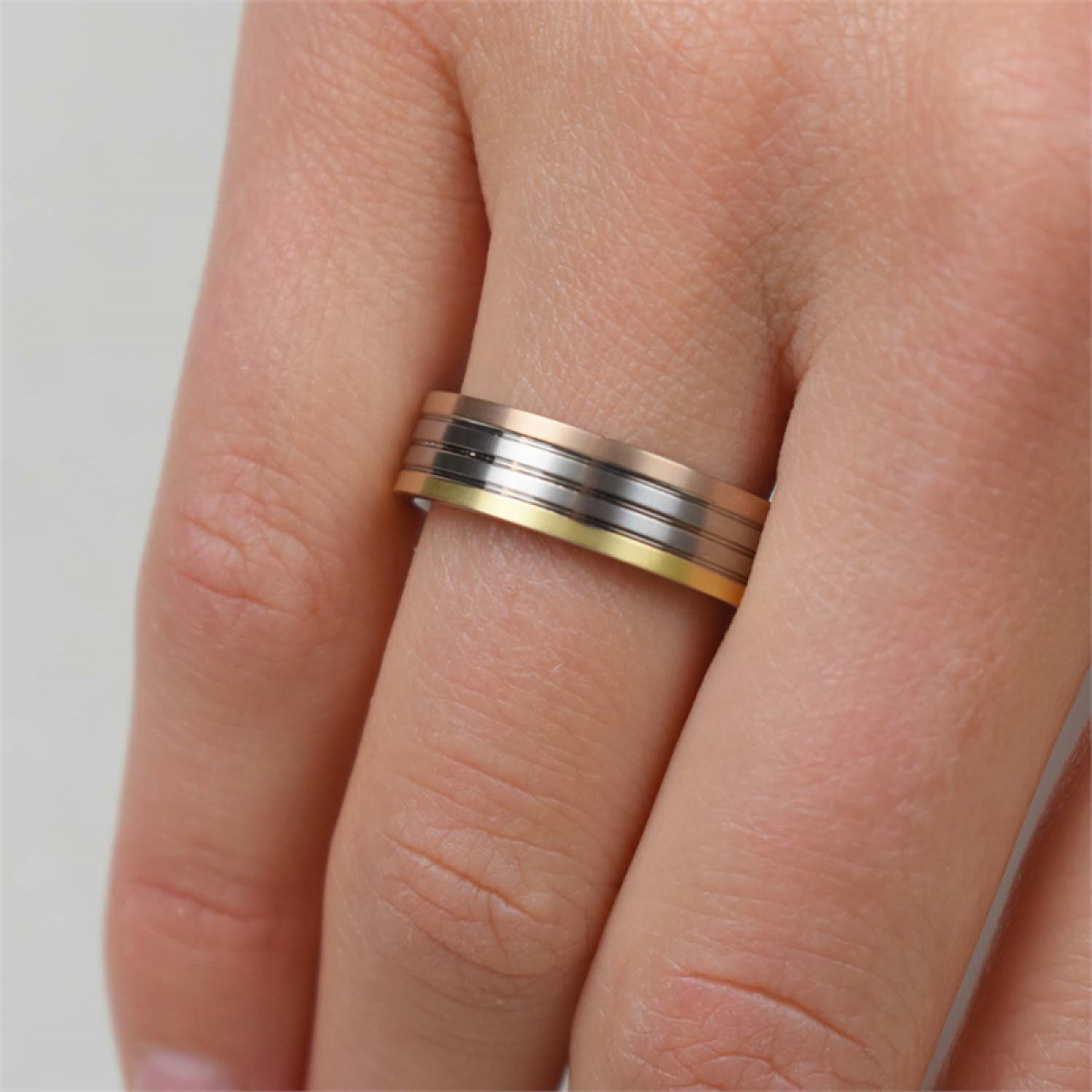 Boccia Titanium 0135-03 tricolor ring mat en glanzend titanium 6 mm breed