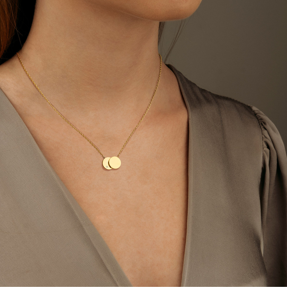 Boccia Titanium 08091-04 goudkleurige ketting met 2 rondjes en diamant 0.005 crt - Lengte 47 cm