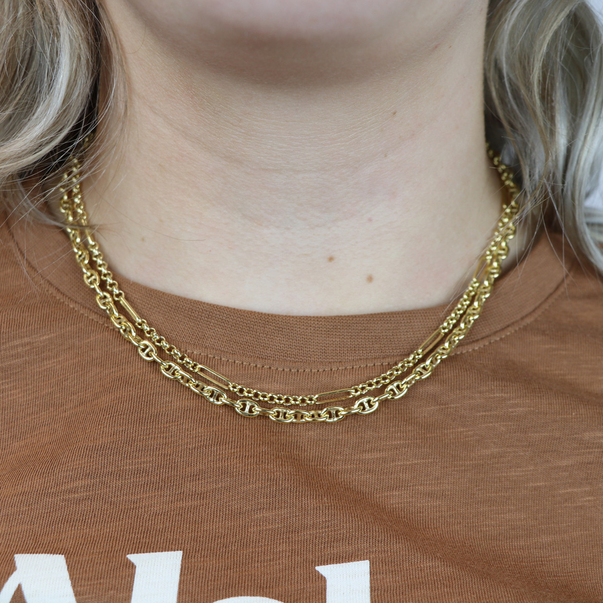 GLOW 102.8111.45 gold plated schakelketting met koffieboon schakel 5 mm breed - Lengte 45 cm