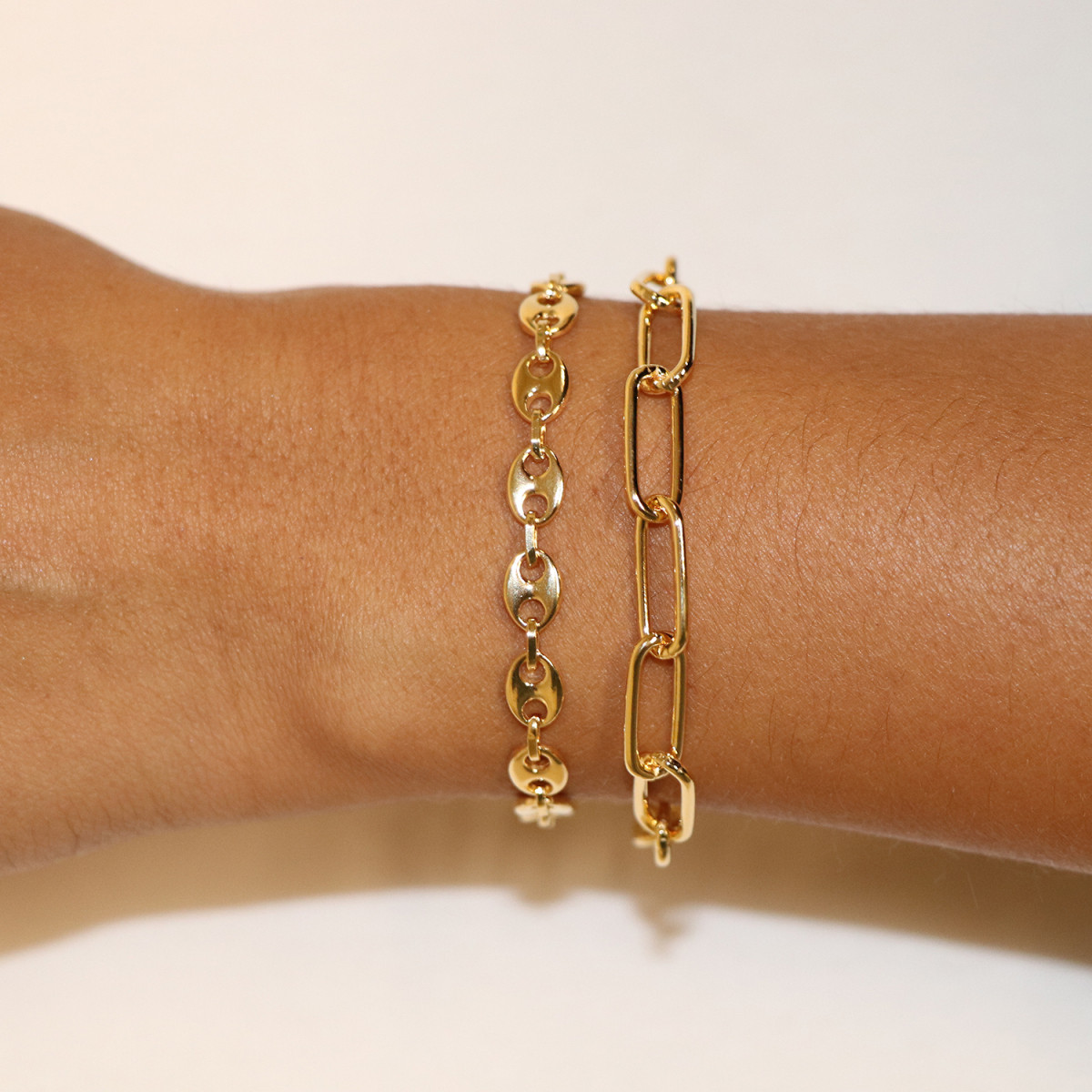 GLOW 104.8391.20 goudkleurige glanzende schakelarmband met paperclip sluiting 6 mm breed - Lengte 20 cm