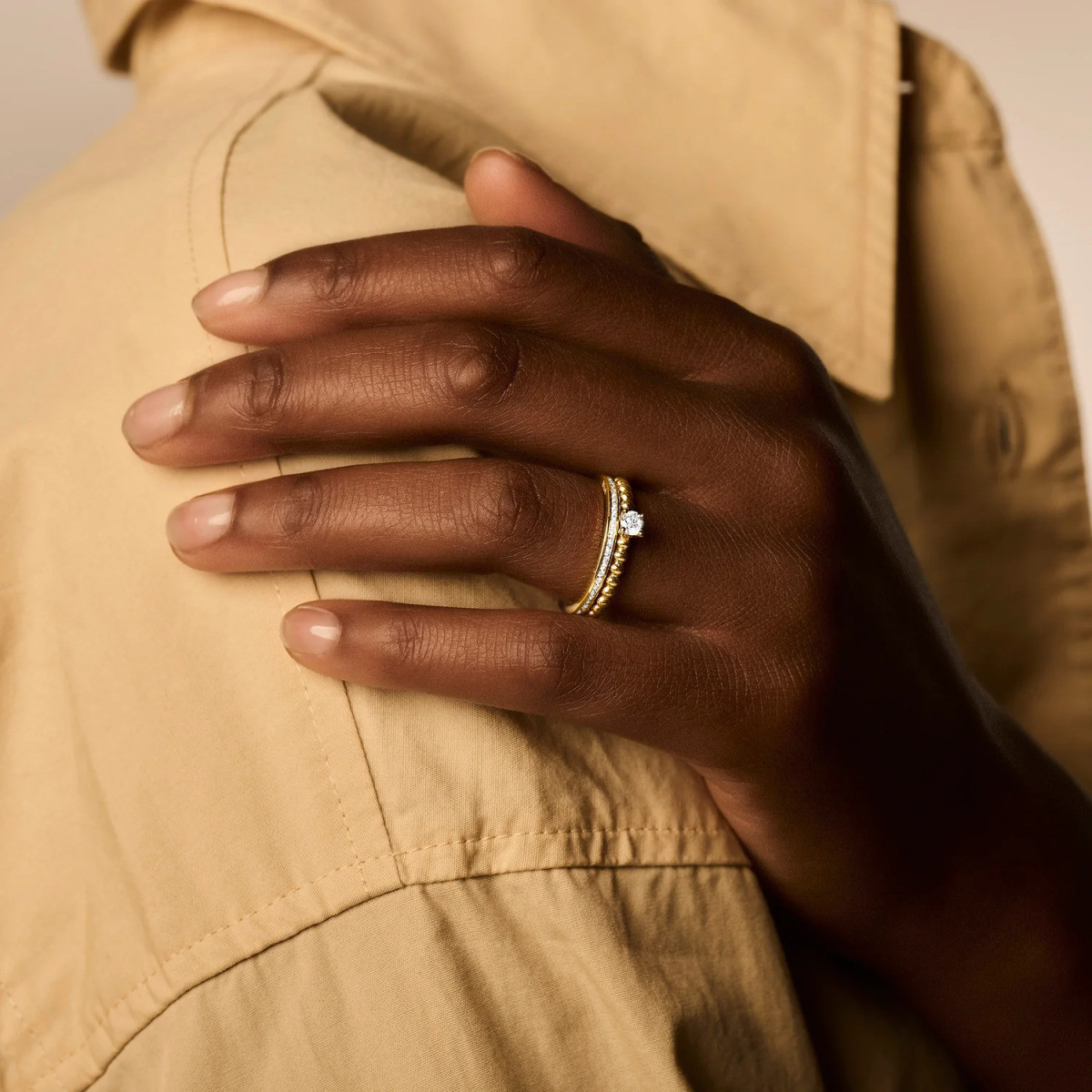 Blush 1111YZI gouden solitair ring met bolletjes en briljant geslepen zirkonia 2 mm breed
