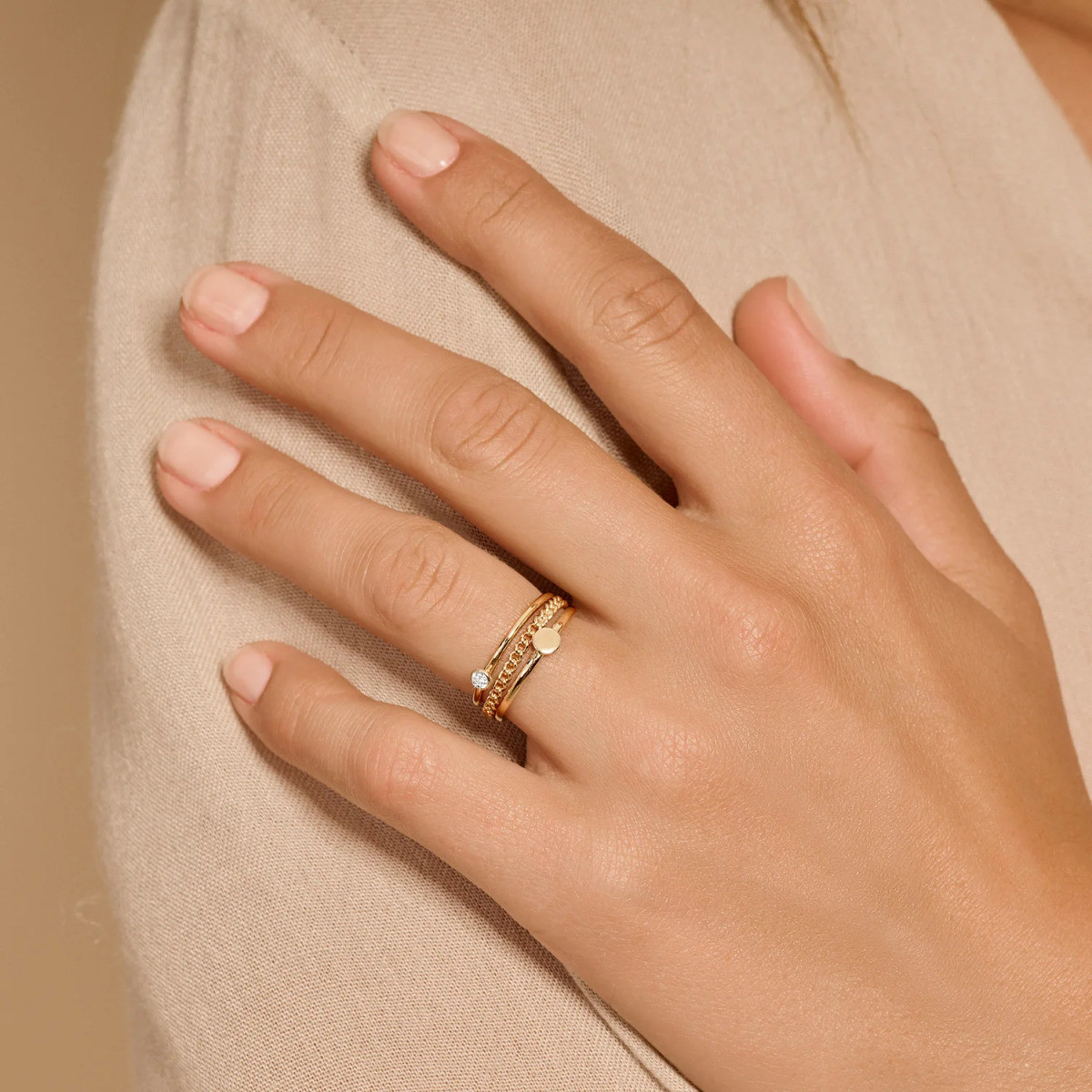 Blush 1212YGO 14-karaat gouden ring met ronde vorm 1.3 mm breed