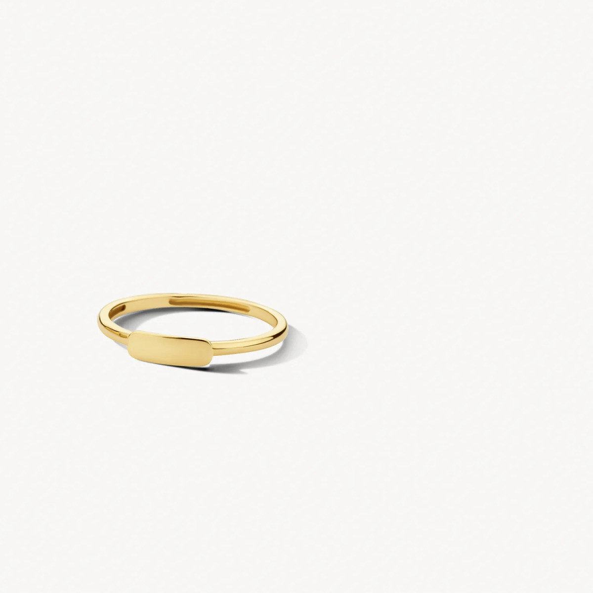 Blush 1236YGO 14-karaat gouden ring met gladde ovale plaat 9 mm x3 mm 1.3 mm breed