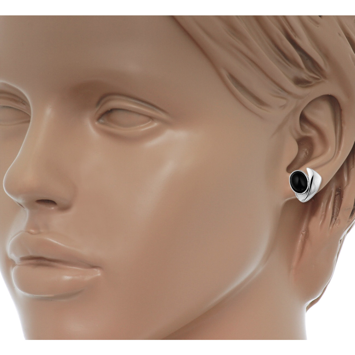 Mooie oorknoppen met onyx van zilver 15.5 mm hoog