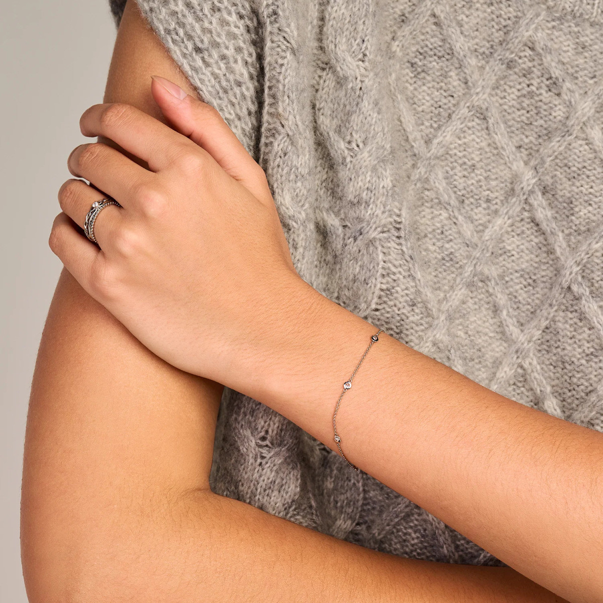 Blush 2237WZI witgouden armband met ronde zirkonia's 1 mm breed - Lengte 18 cm