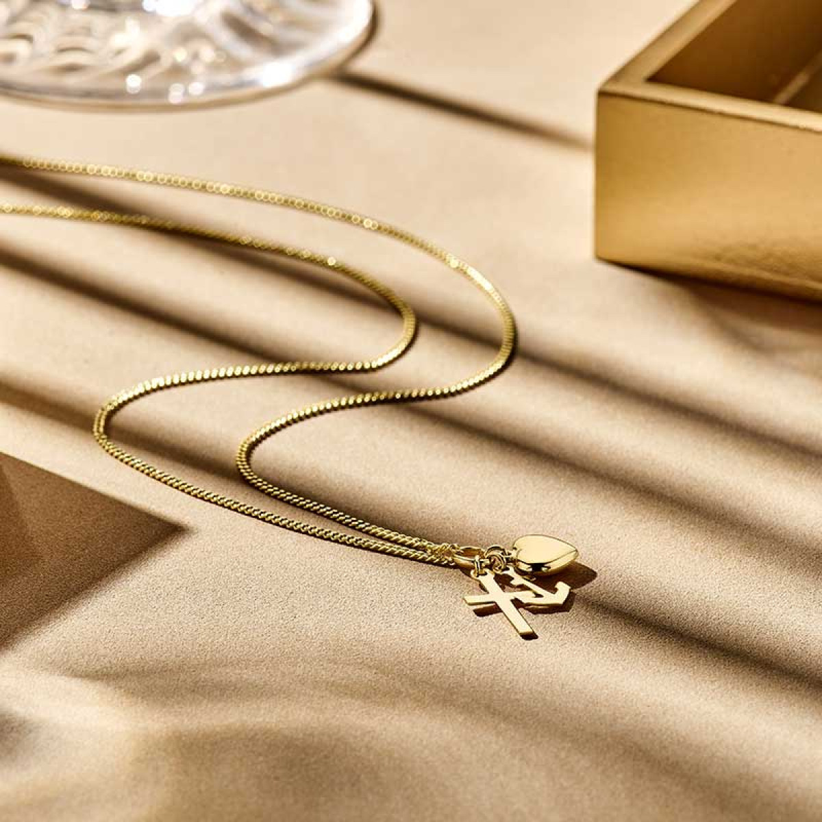 Gouden geloof hoop liefde hangers twee zijdig hol 22 mm
