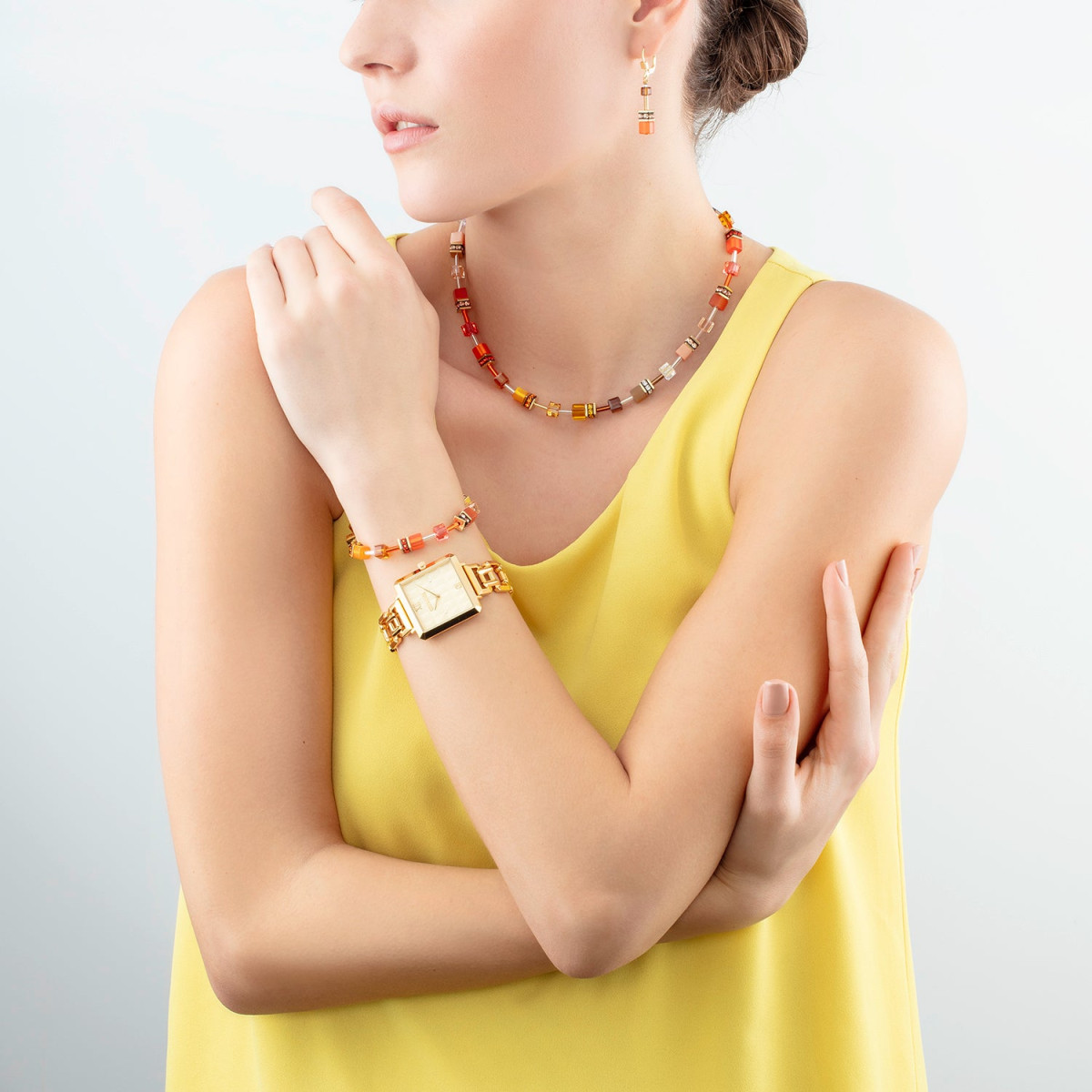 Coeur de Lion GeoCUBE oorhangers Iconic 2838/20-0211 goudkleurig met oranje en bruin