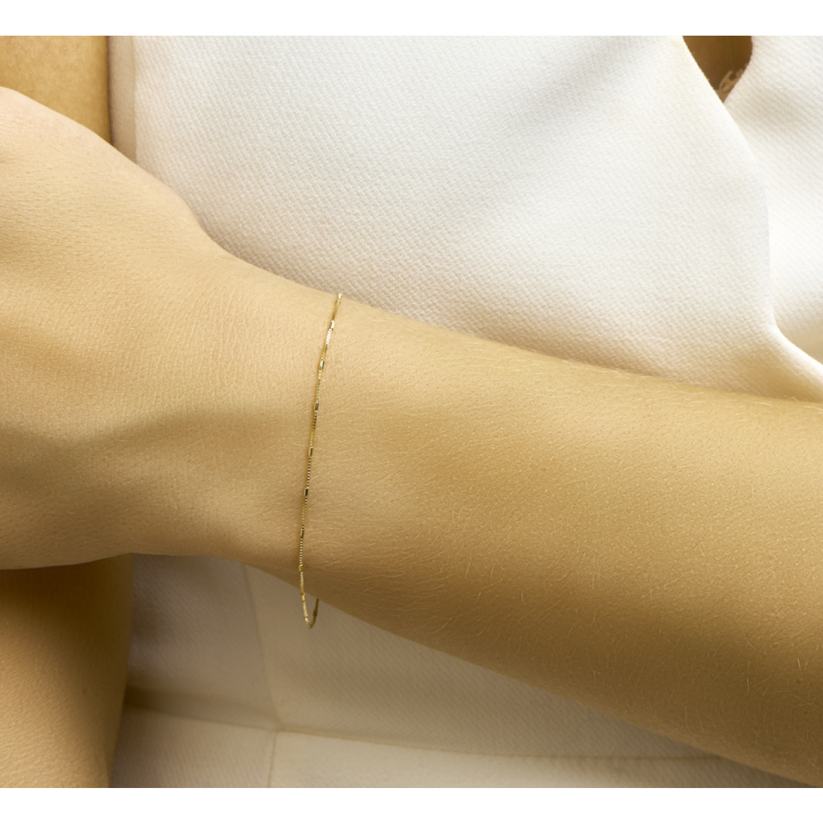 Dunne gouden armband met balkjes