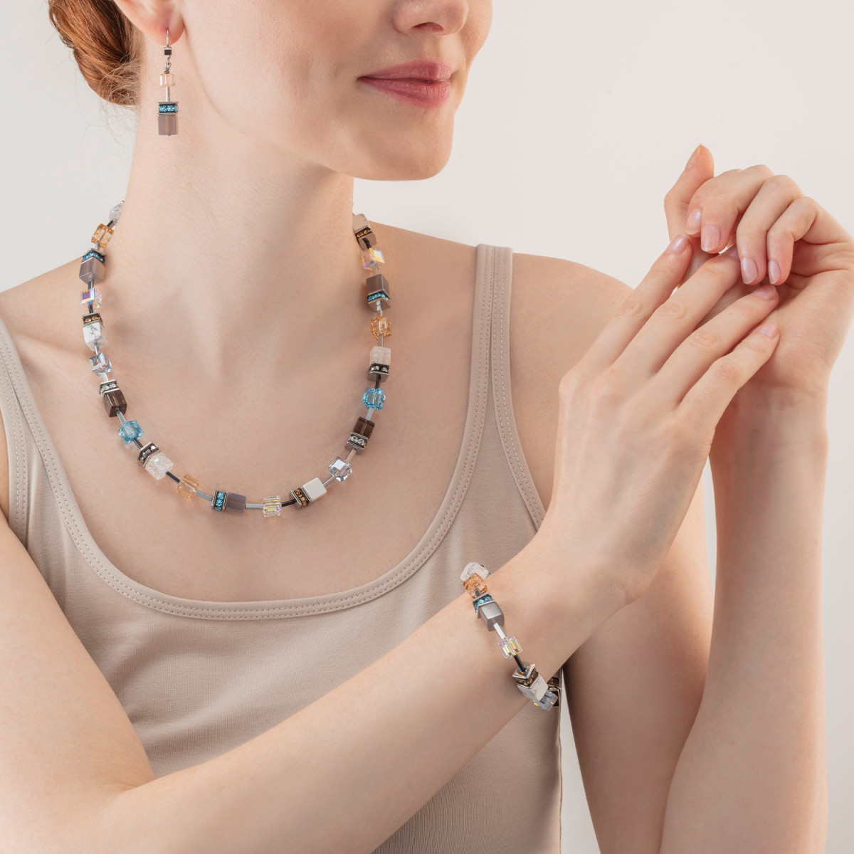Blauwe en beige Coeur de Lion Geocube Stament Precious armband 4505/30-2010 met agaat, rookkwarts en howliet