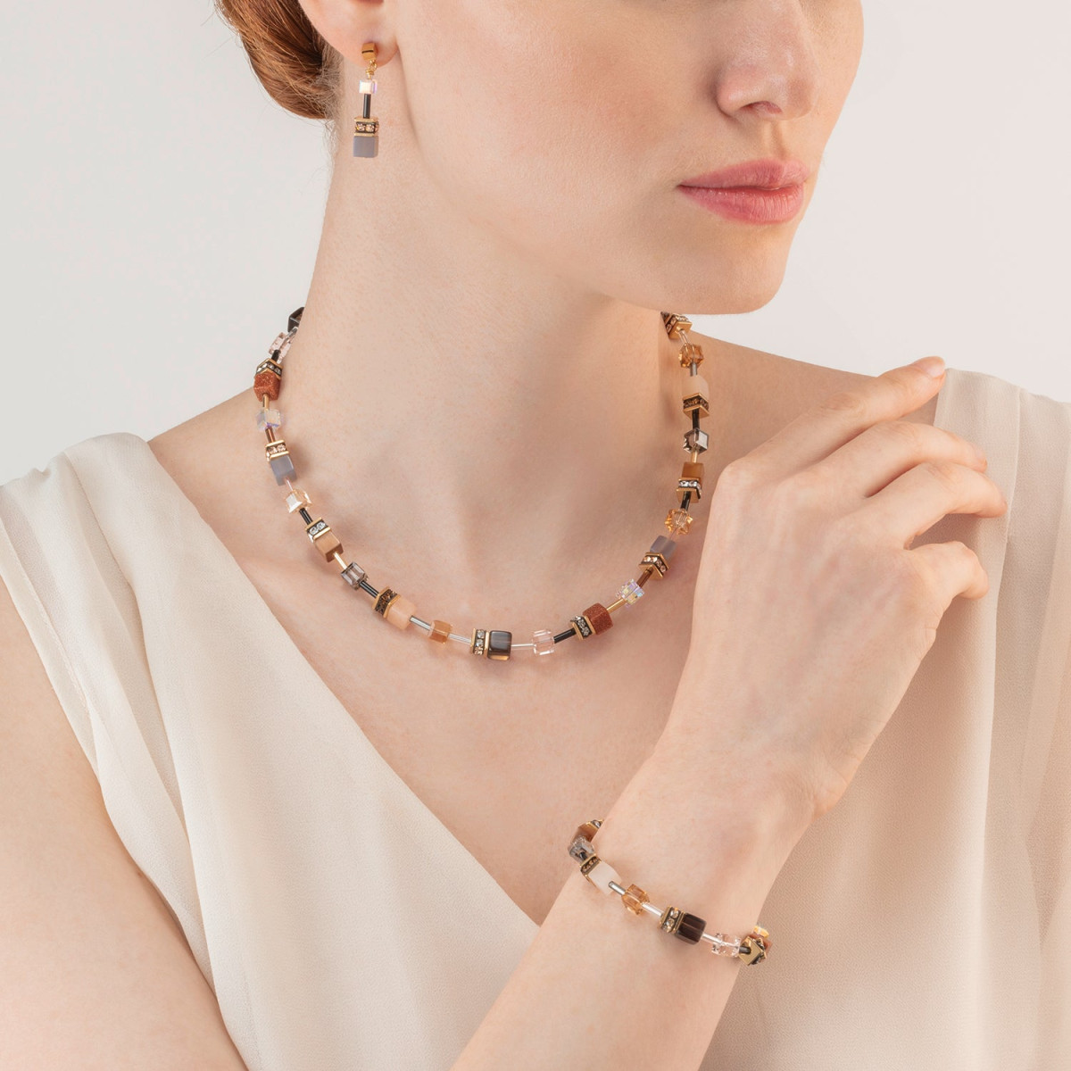 Bruine en gele Coeur de Lion Geocube Iconic Precious armband 4905/30-1100 goudkleurig verguld met agaat, rookkwarts en aventurijn