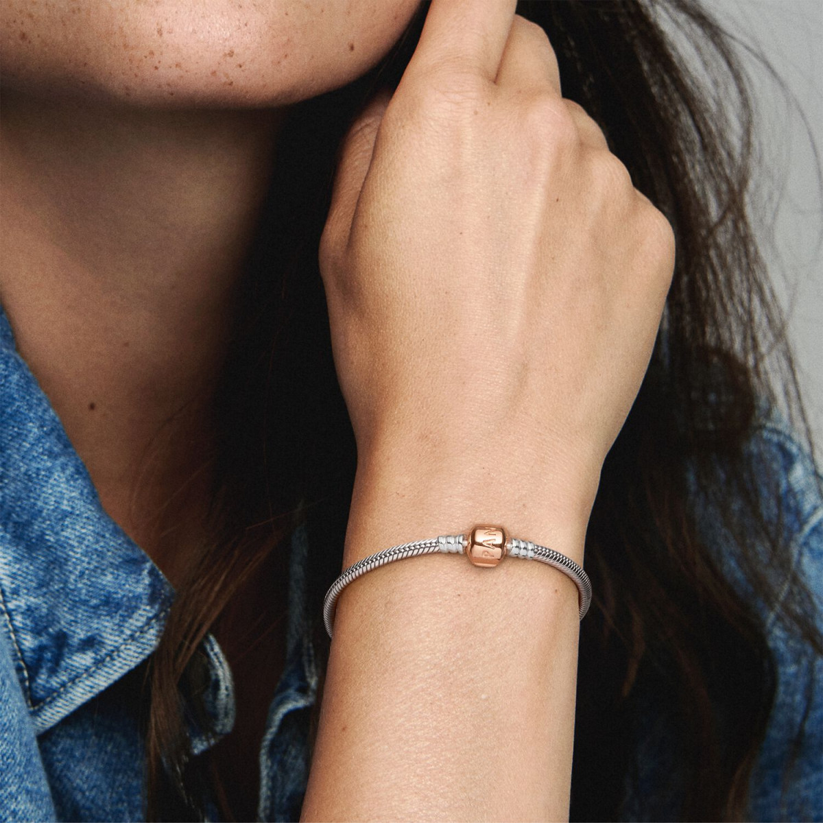 Pandora Moments 580702 snake chain schakelarmband met rosékleurige sluiting