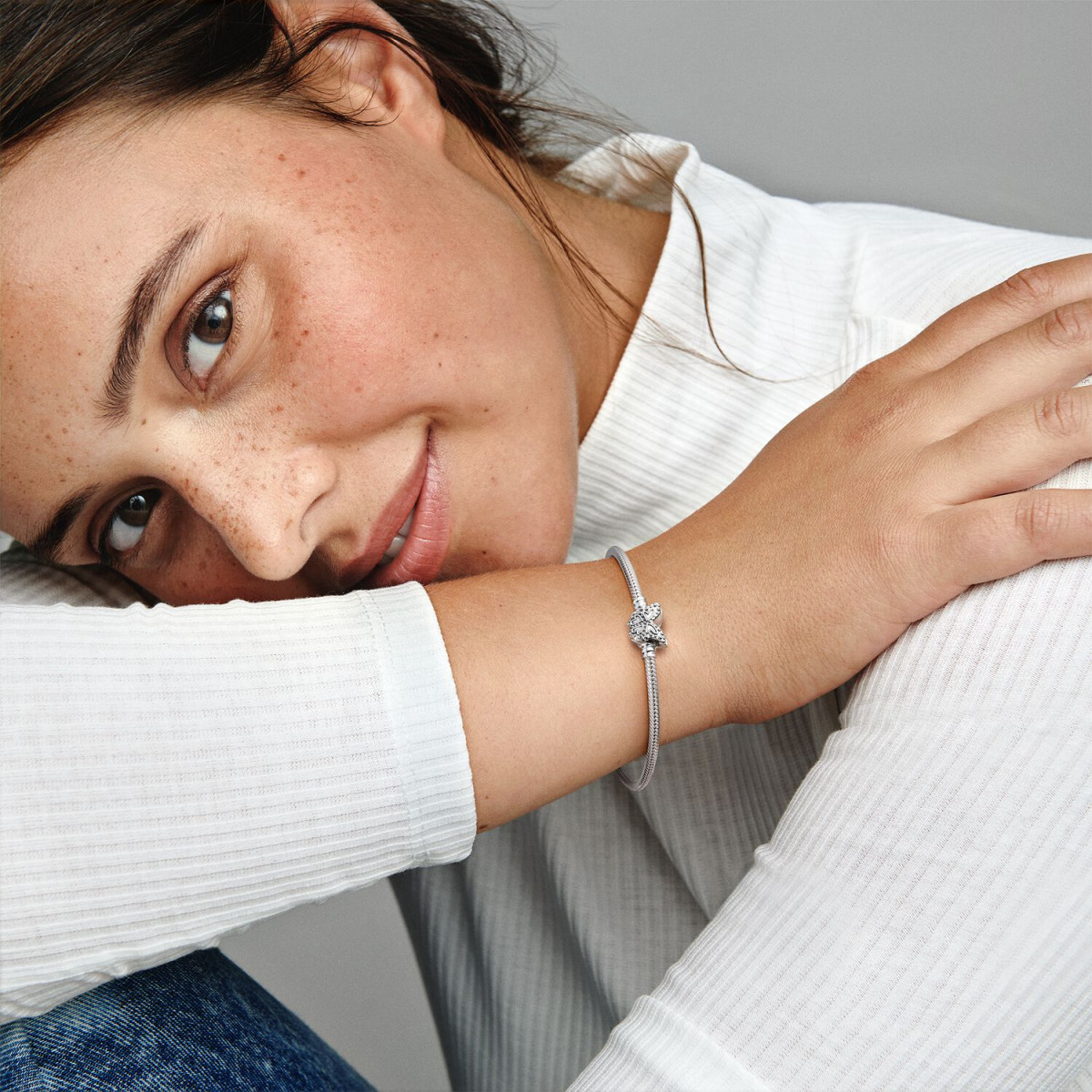 Pandora Moments 590782C01 zilveren armband met vlinder sluiting en zirkonia's