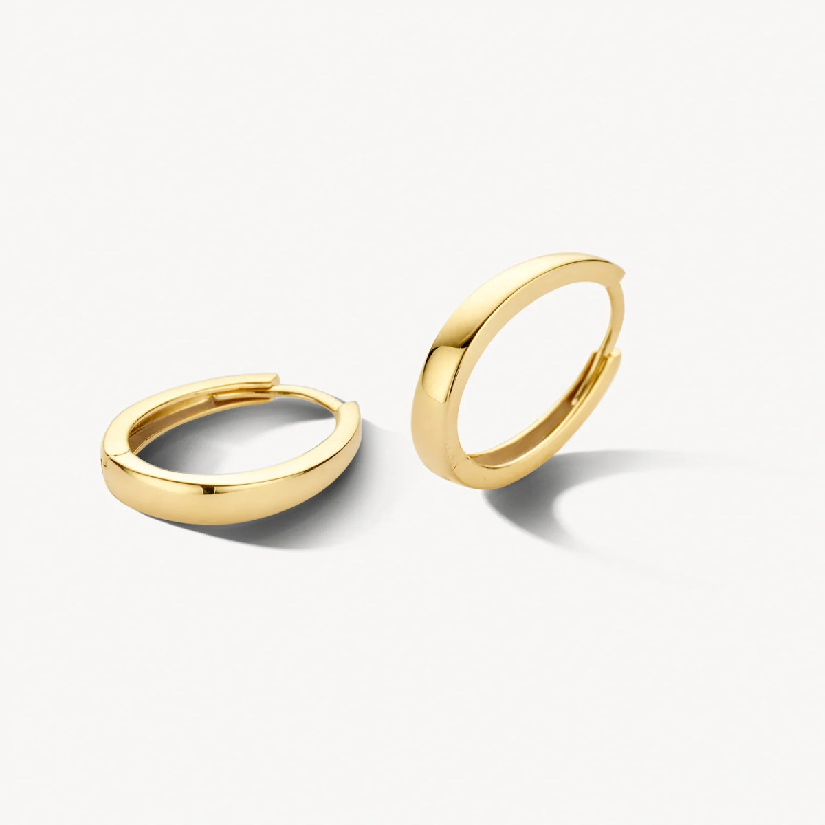 Blush 7278YGO 14-karaat gouden oorringen met ovale vorm 2.8 mm breed - Hoogte 16.5 mm