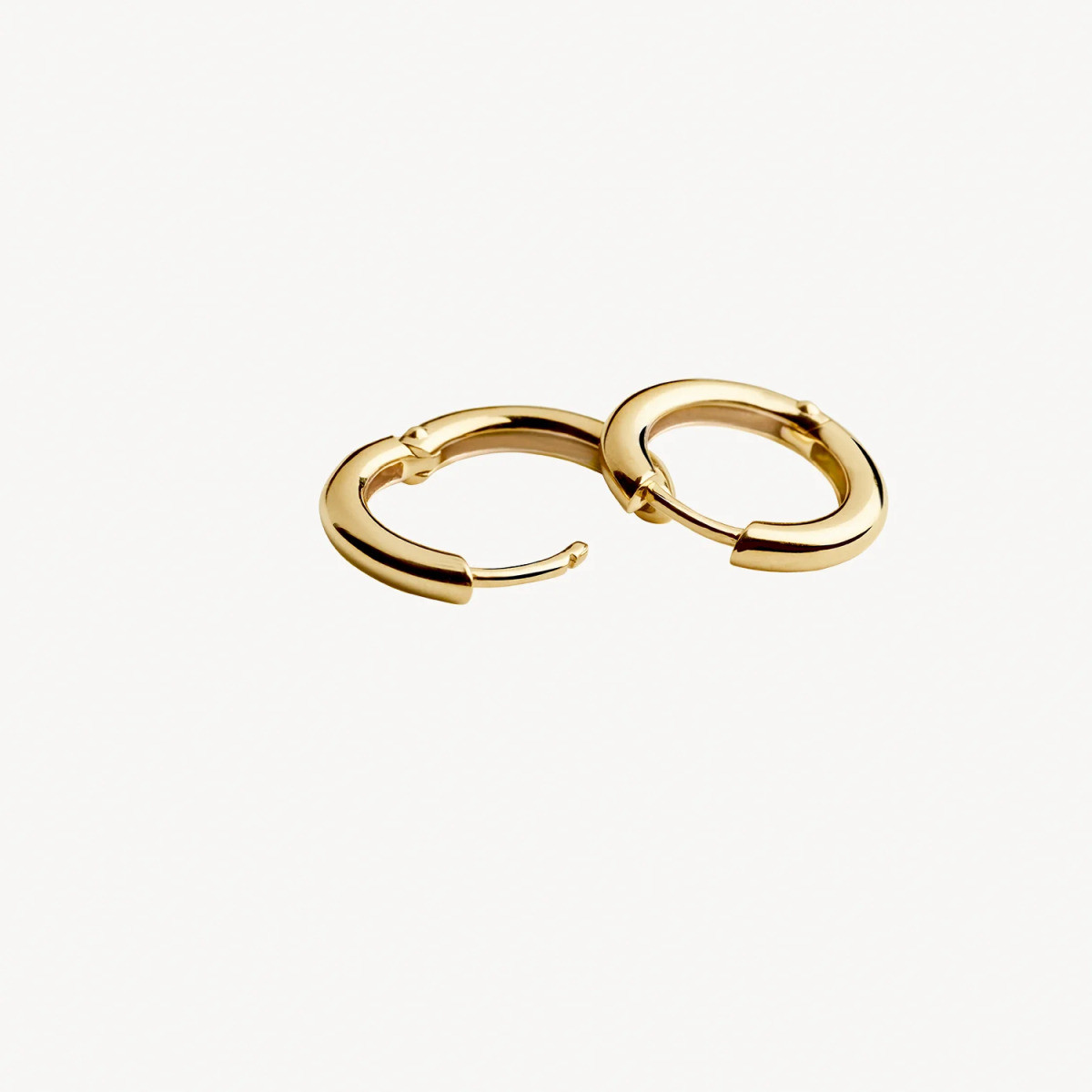 Blush 7317YGO 14-karaat gouden klapoorringen 2.4 mm breed - Diameter 15 mm