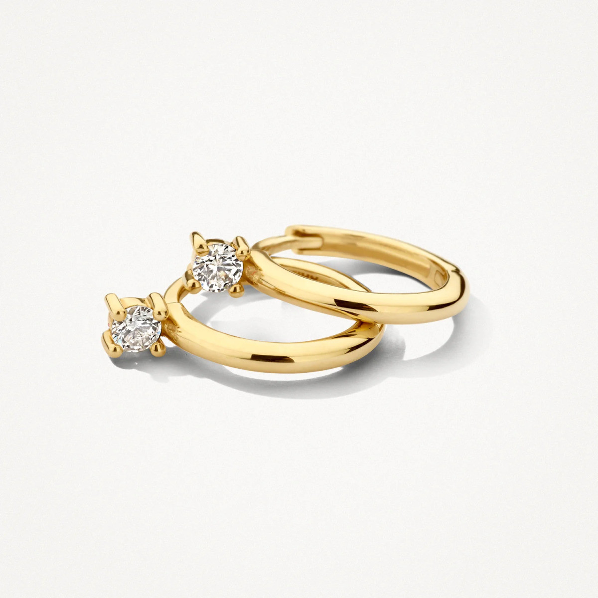 Blush 7372YZI 14-karaat gouden oorringen met ronde zirkonia steen 1.5 mm breed - Hoogte 14.5 mm