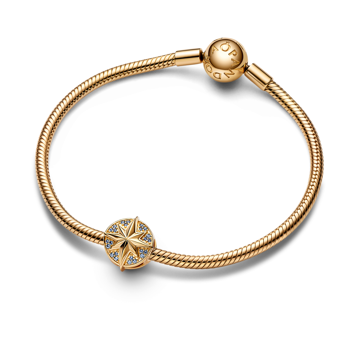 Pandora Marvel 762744C01 The Avengers armband bedel met Captain Marvel en blauwe kristal