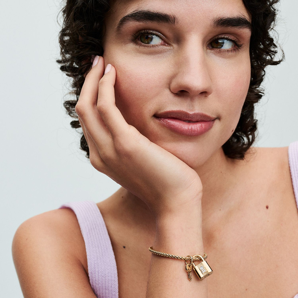 Pandora Moments 760088C01 hangende gold plated armband bedel met sleutel, slotje en zirkonia