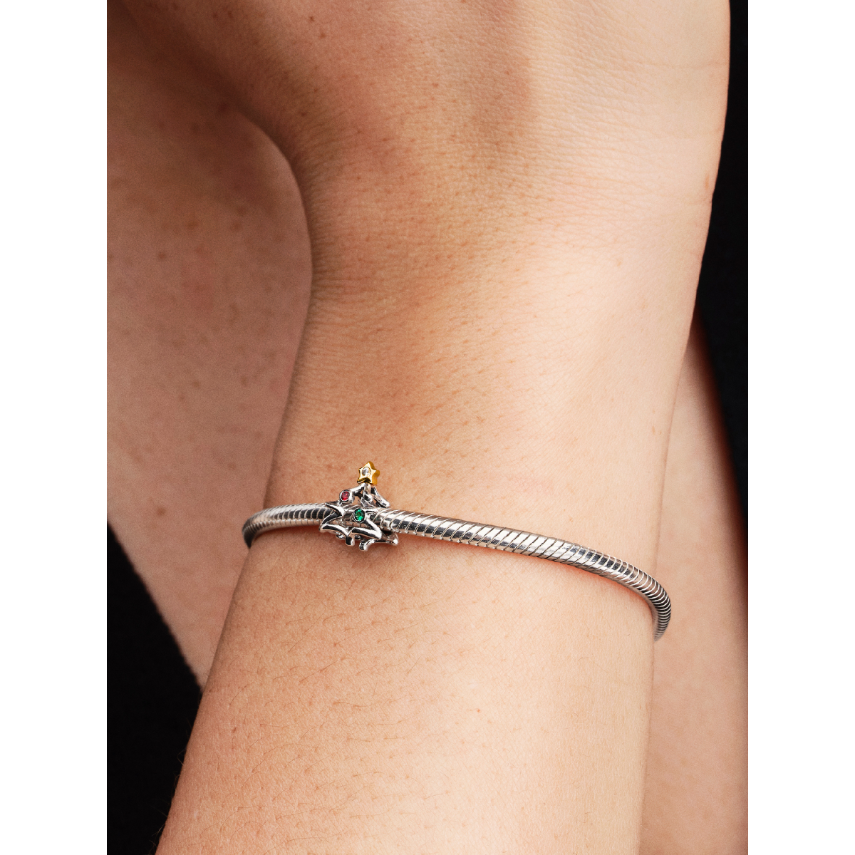 Pandora Moments 764248C01 bedel met bicolor kerstboom en zirkonia
