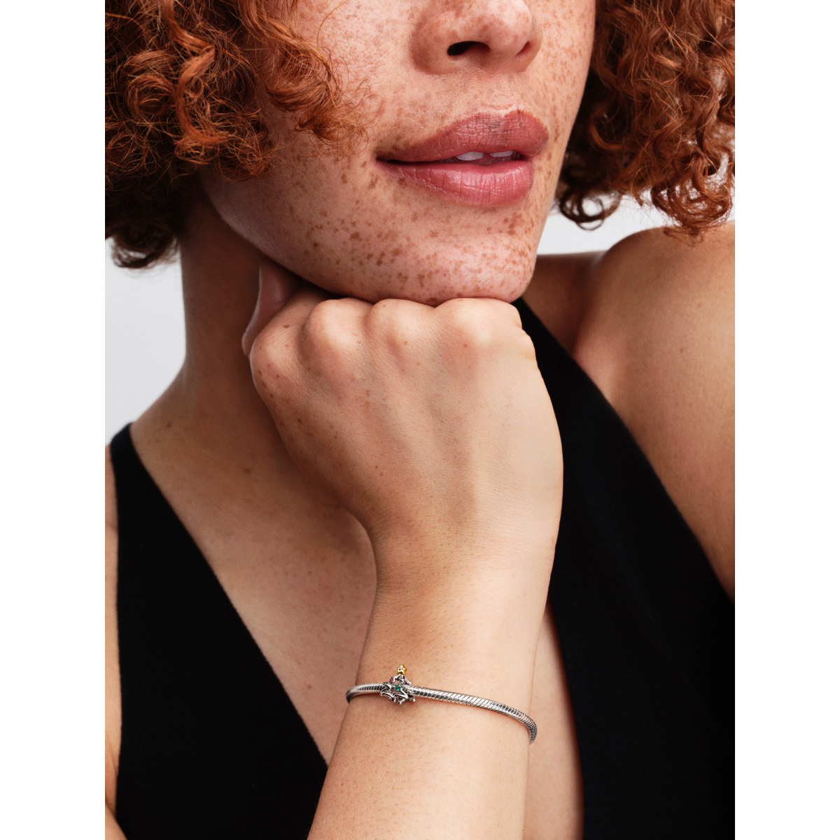 Pandora Moments 764248C01 bedel met bicolor kerstboom en zirkonia