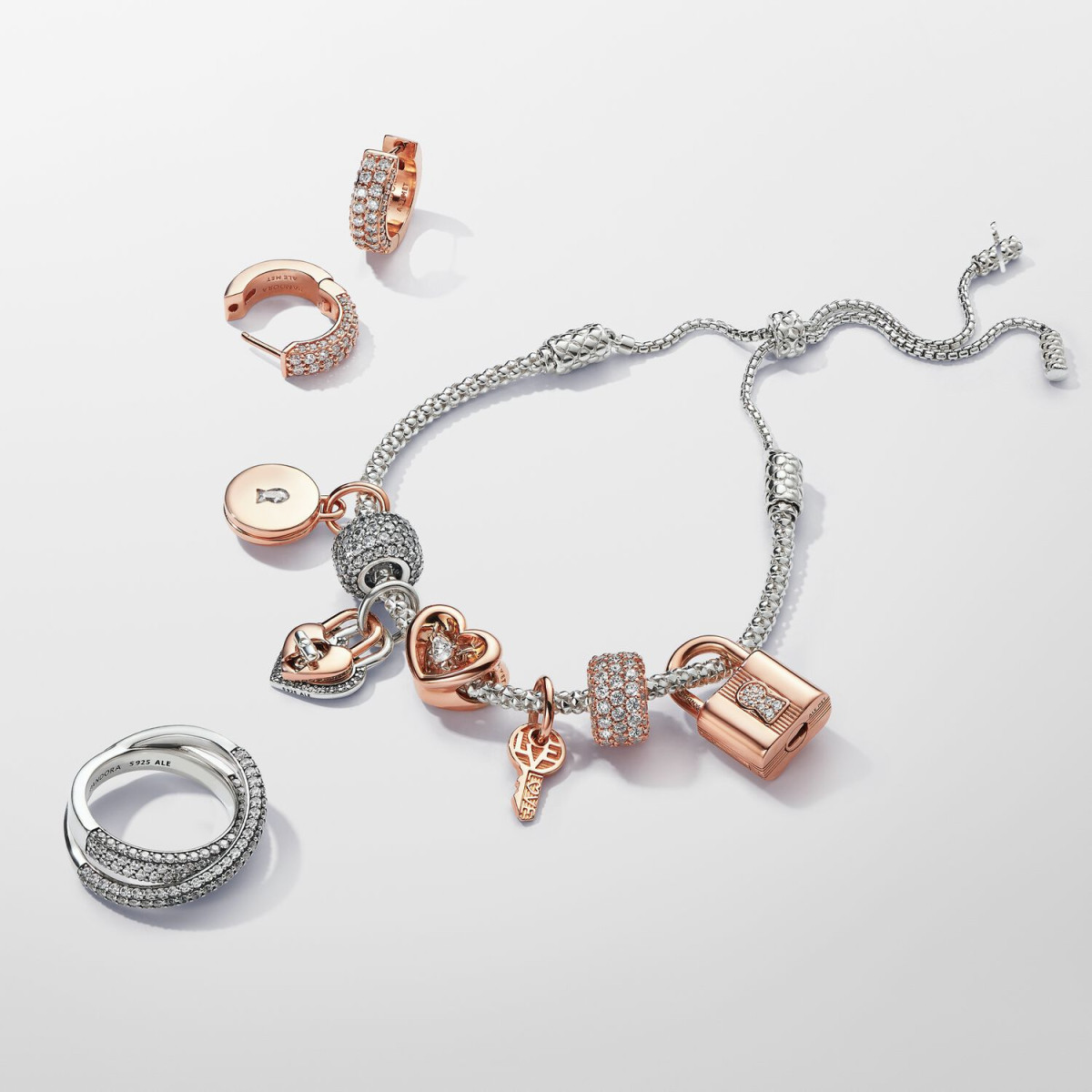 Pandora Moments 783066C01 hangende armband bedel met slotje en transparante zirkonia - graveerbaar