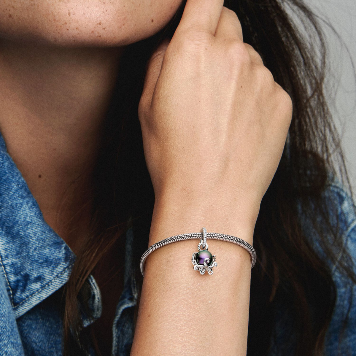 Pandora Disney 792684C01 De Kleine Zeemeermin/The Little Mermaid hangende bedel met Ursula en paarse parel