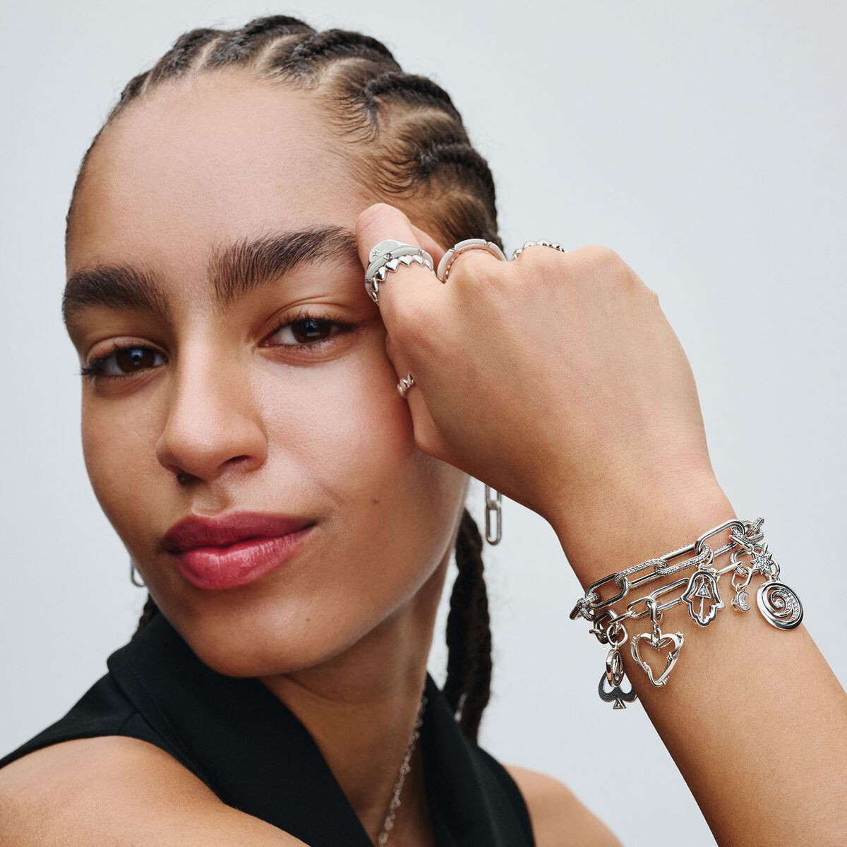 Pandora ME 793411C01 medaillon met Hand van Fatima en transparante zirkonia
