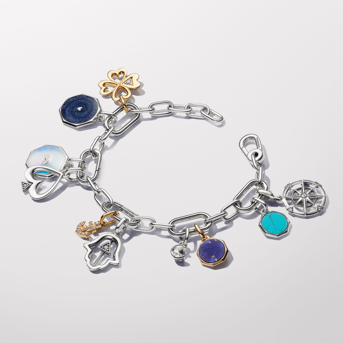 Pandora ME 793411C01 medaillon met Hand van Fatima en transparante zirkonia