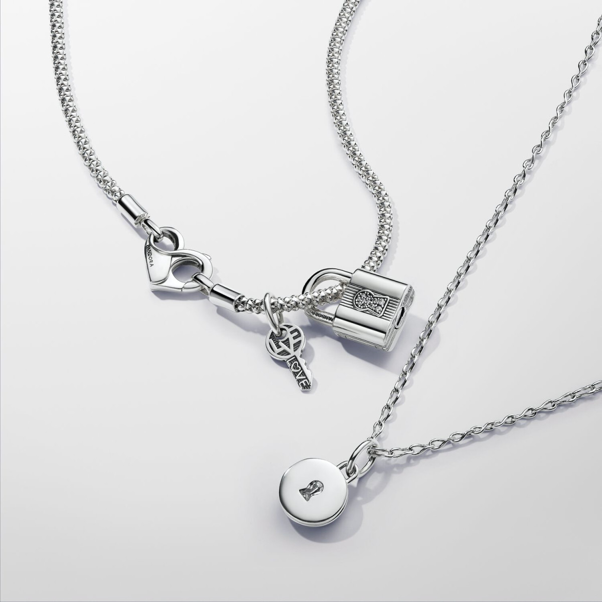 Pandora Moments 790088C01 hangend zilveren bedeltje met sleutel, slotje en transparante zirkonia