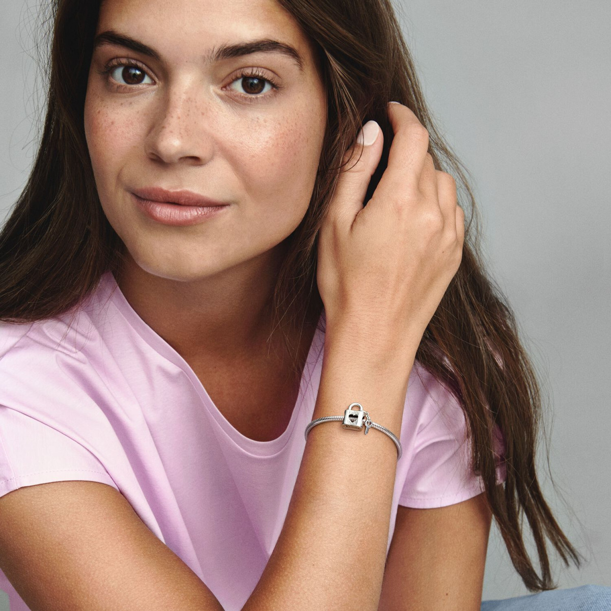 Pandora Moments 790095C01 zilveren bedel met sleutel, slotje en zwarte emaille