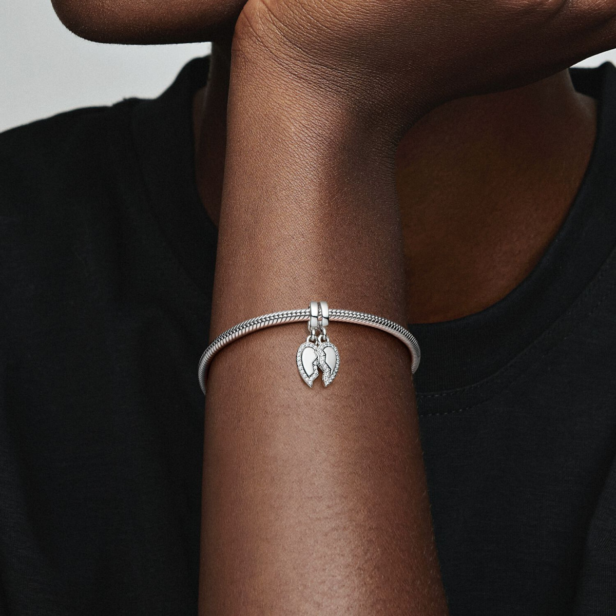 Pandora Moments 792743C01 hangende armband zilveren bedel met hartje en transparante zirkonia